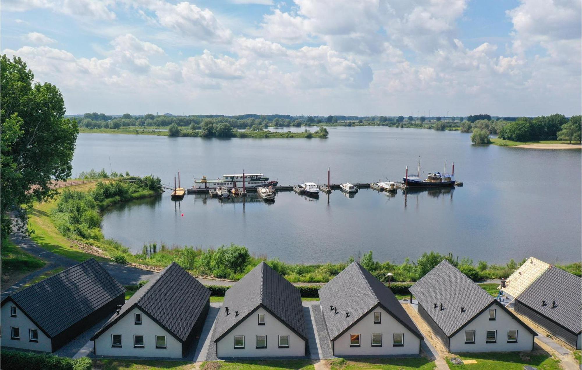 3 Bedroom Gorgeous Home In Kerkdriel エクステリア 写真